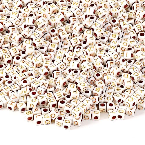 Augshy 1400 Stück quadratische Acryl-Gold-Alphabet-Perlen A-Z Würfel Buchstaben Perlen für Armbänder Halsketten Telefon Lanyard Herstellung mit 1 Rolle Kristallschnur für Schmuckherstellung (6 mm) von Augshy