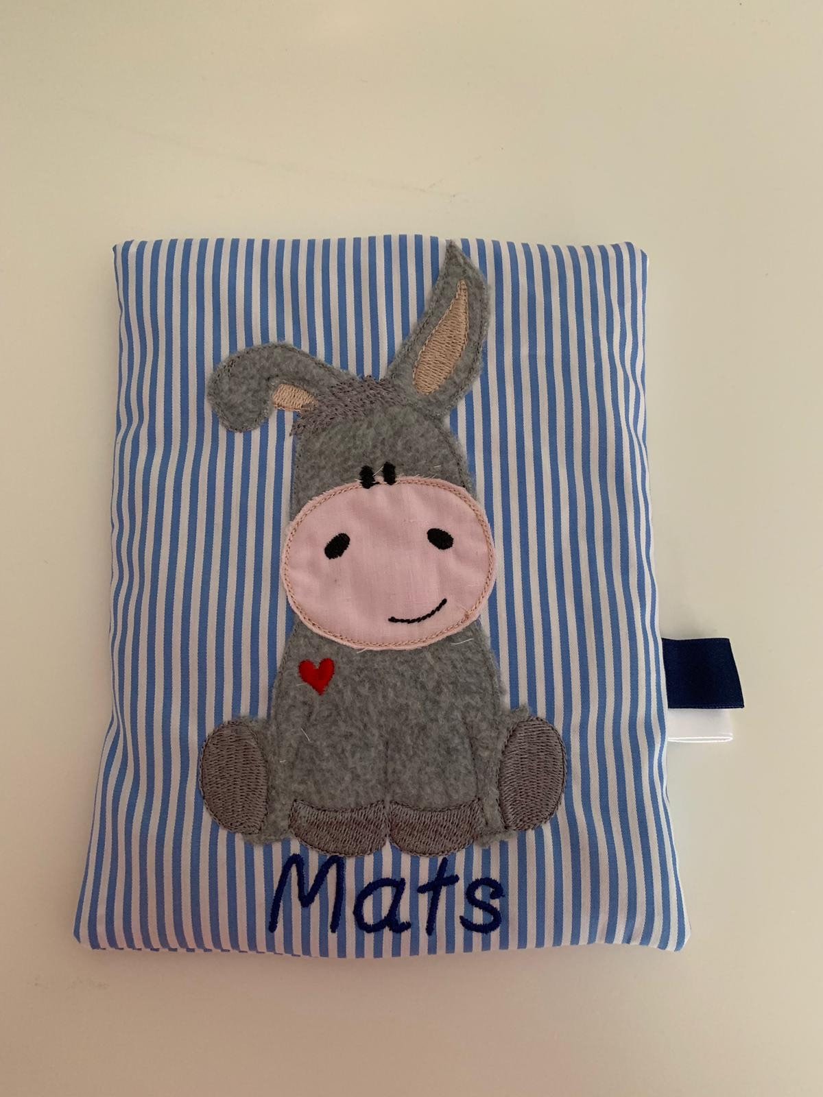 Körnerkissen Mit Appliziertem Esel Blau Gestreift Personalisiertes Geschenkgeschenk Zur Geburtgeschenk Taufe Wärmekissen Körnerkissen Mit Appliziertem Esel Blau Gestreift Personalisiertes Geschenkgeschenk Zur Geburtgeschenk Taufe Wärmekissen von AureaArtisShop