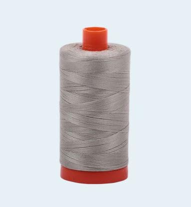 5021 hellgraue Aurifil Baumwolle, 12 W, große Spule 5021 hellgraue Aurifil Baumwolle, 12 W, große Spule von Aurifil