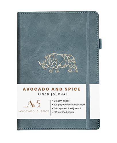 Notebook A5 Lined by Avocado and Spice® - Hardback A5 Journal Notebook - Faux Leather A5 Notepad - Bookmark, Elastic Strap, Pen Holder, 200 Thick Pages (Grey, Lined) von Avocado & Spice