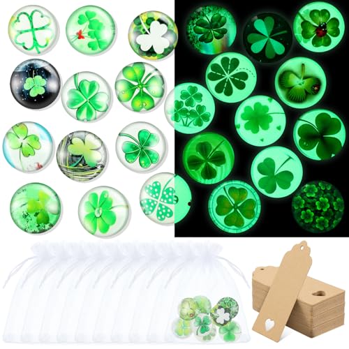 BBTO 24 Sets Dunkeln Leuchtende Vierblättriges Kleeblatt Bunte Glassteine 25 mm Durchmesser Glücksklee Glassteine Gemischte Farbe Glückssteine Glücksbringer mit Organzasäckchen und Geschenkanhänger von BBTO