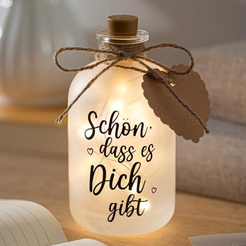 BBTO LED Flaschenlicht mit Spruch Schön Es Dich Gibt Geschenke Beleuchtete Dekoflasche Lustige Geburtstagsgeschenk für Frauen Freundin Lieblingsmensch Geburtstag Hochzeit Weihnachten BBTO LED Flaschenlicht mit Spruch Schön Es Dich Gibt Geschenke Beleuchtete Dekoflasche Lustige Geburtstagsgeschenk für Frauen Freundin Lieblingsmensch Geburtstag Hochzeit Weihnachten von BBTO