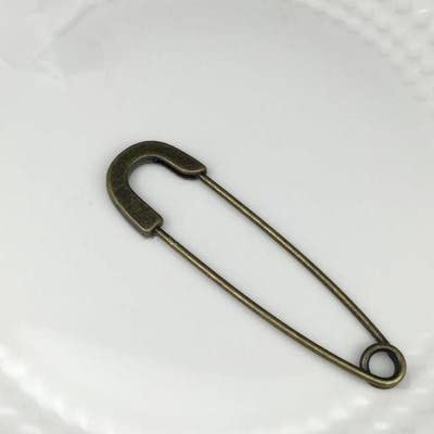 BDSHGRDH Sicherheitsnadeln， 5Pcs 3.2cm Large Size Safety Pins Brooches Twig Feather Decoration Vintage Bronze Brooch Female Sweater Scarf Buckle(1 9.9) von BDSHGRDH