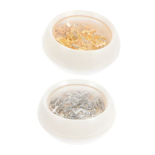 BESTYASH 2 Boxen Buchstaben Metall Nagel Charms Set Boxen mit Nail Art Dekorationen Gold und Silber für Kreative Maniküre und DIY Nail Design von BESTYASH