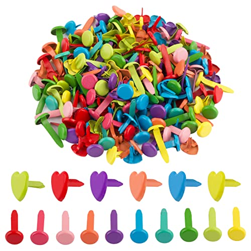 BETESSIN 200pcs Mini Brads Rund & Herz Brads Musterklammern Bunt Metall 8MM Verschlussklammern Klammern Musterbeutelklammern Bastelklammern für DIY Scrapbooking Brief Basteln BETESSIN 200pcs Mini Brads Rund & Herz Brads Musterklammern Bunt Metall 8MM Verschlussklammern Klammern Musterbeutelklammern Bastelklammern für DIY Scrapbooking Brief Basteln von BETESSIN