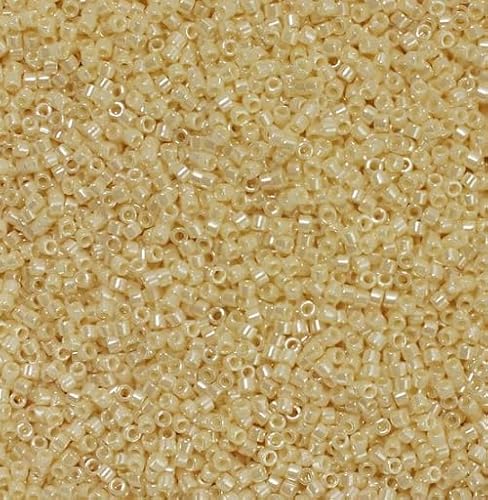 5 grams 11/0 (1.6 mm) Miyuki Delica, Crystal Ivory Ceylon size1,6 mm von BIJOUX COMPONENTS