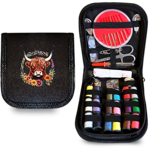 BJDAMAI Highland Cow Nähset, Geschenke für Mutter, Oma, Damen, Erwachsene, Kinder, Mädchen, Teenager, Anfänger, Reisende, Garn, Nähnadeln, Fingerhut, Schere, Maßband usw BJDAMAI Highland Cow Nähset, Geschenke für Mutter, Oma, Damen, Erwachsene, Kinder, Mädchen, Teenager, Anfänger, Reisende, Garn, Nähnadeln, Fingerhut, Schere, Maßband usw von BJDAMAI