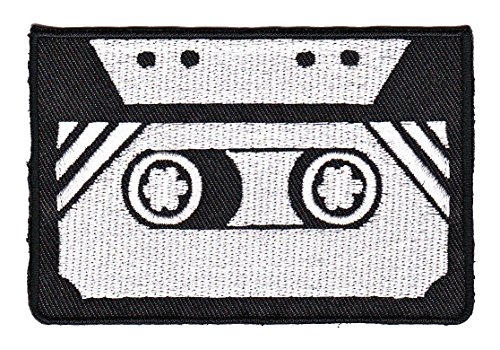 Kassette Tape Retro Vintage Musik Aufnäher zum aufbügeln Bügelbild Aufbügler Bügelflicken Applikation Patch Größe 8,5 x 5,7 cm von BP BRAUNERT PATCHES