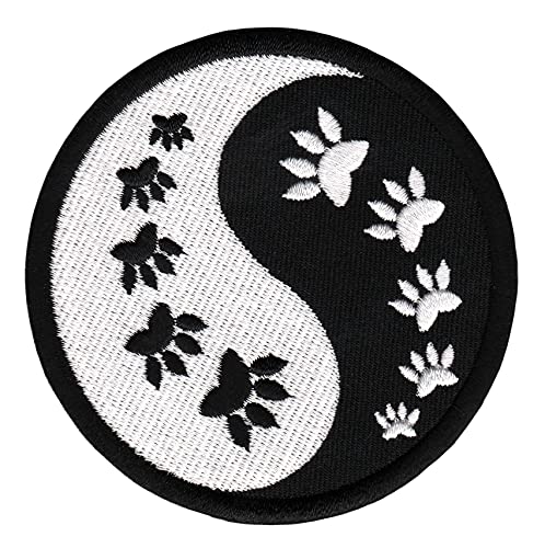 Yin Yang Zeichen mit Tatzen Aufnäher zum aufbügeln oder aufnähen Bügelbild Aufbügler für Kleidung gestickter Bügelpatch Applikation Pfoten Patch Größe 8,0 x 8,0 cm Yin Yang Zeichen mit Tatzen Aufnäher zum aufbügeln oder aufnähen Bügelbild Aufbügler für Kleidung gestickter Bügelpatch Applikation Pfoten Patch Größe 8,0 x 8,0 cm von BP BRAUNERT PATCHES