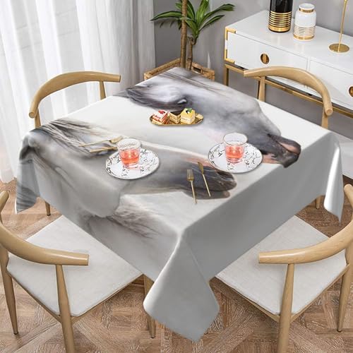 Weiße Pferde, quadratisch, staubdicht, wasserdicht, Tischdecke, 139,7 x 139,7 cm Weiße Pferde, quadratisch, staubdicht, wasserdicht, Tischdecke, 139,7 x 139,7 cm von BYwenhopnbs
