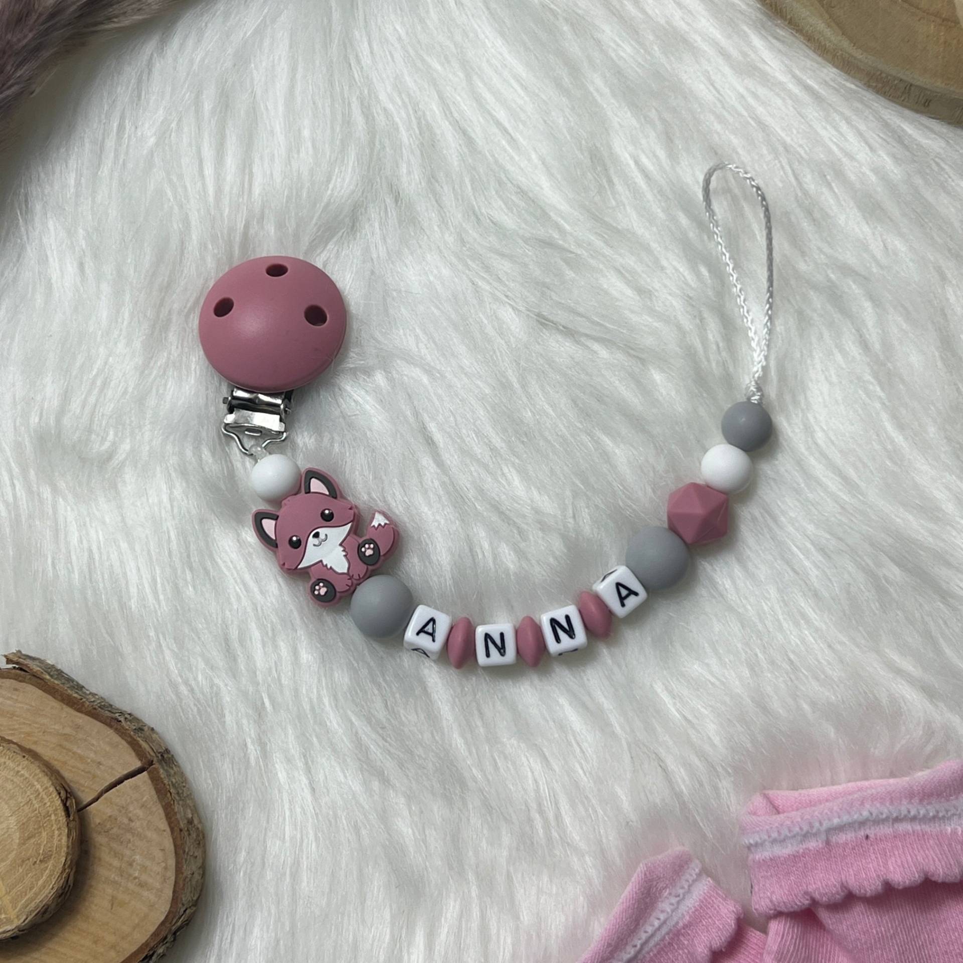 Schnullerkette Mit Namen | Schnullerkette, Design Füchsin Personalisiert Unikat Handgefertigt Geschenk Schnullerkette Mit Namen | Schnullerkette, Design Füchsin Personalisiert Unikat Handgefertigt Geschenk von BabyKettchen