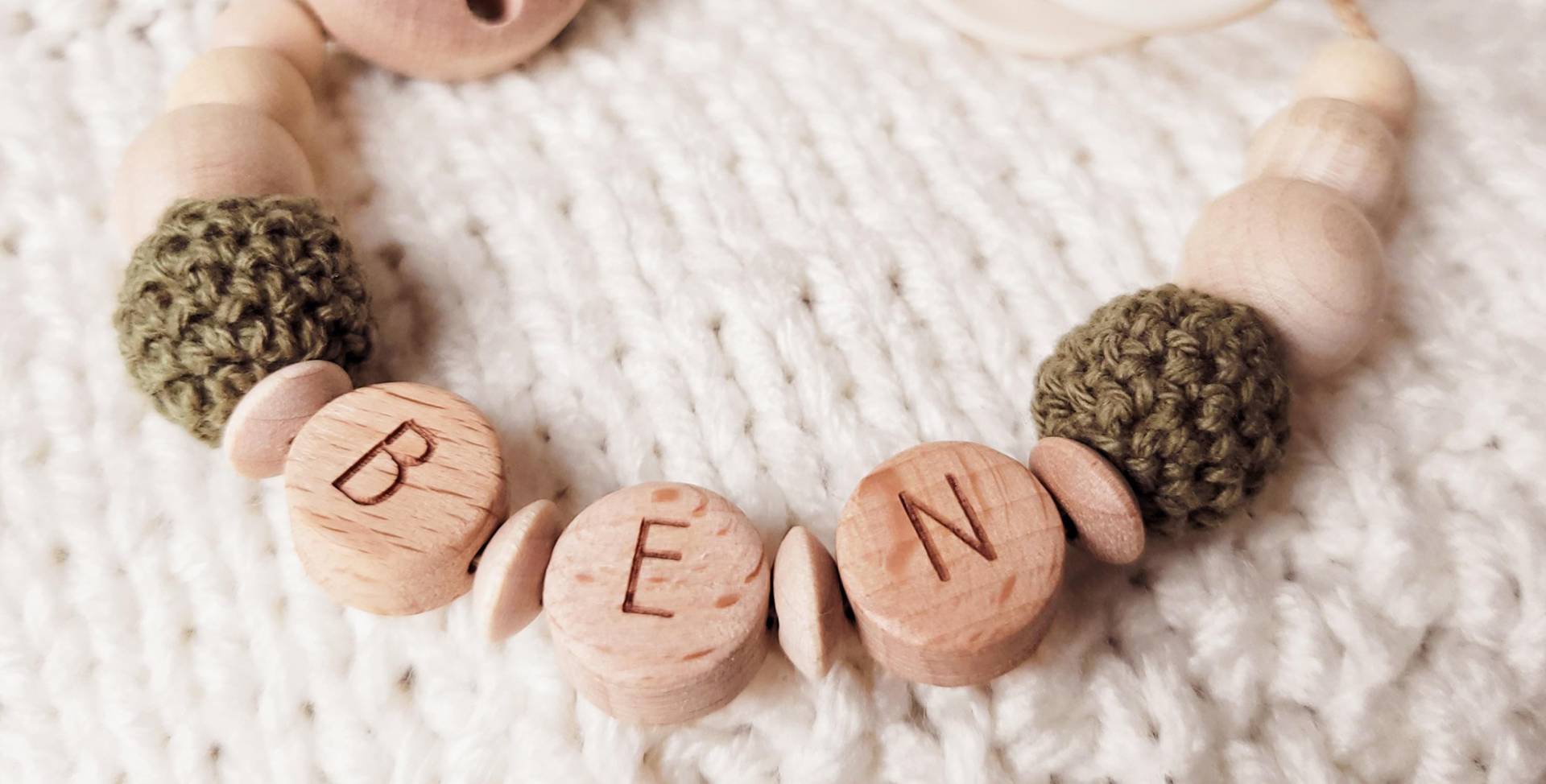 Schnullerkette Mit Namen, Personalisiert, Beige, Grün, Natur, Babygeschenk, Geschenk Zur Geburt, Taufe, Babyshower, Neugeborene, Baby Schnullerkette Mit Namen, Personalisiert, Beige, Grün, Natur, Babygeschenk, Geschenk Zur Geburt, Taufe, Babyshower, Neugeborene, Baby von BabyKimba