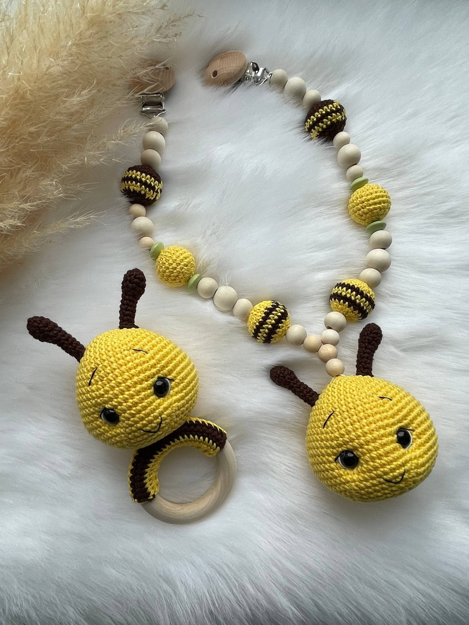 Biene/ Set/Babyrassel Kinderwagenkette Maxi-Cosi-Anhänger/Biene Sparset/ Gehäkelt Handmade Biene/ Set/Babyrassel Kinderwagenkette Maxi-Cosi-Anhänger/Biene Sparset/ Gehäkelt Handmade von BabyKnittingForYou