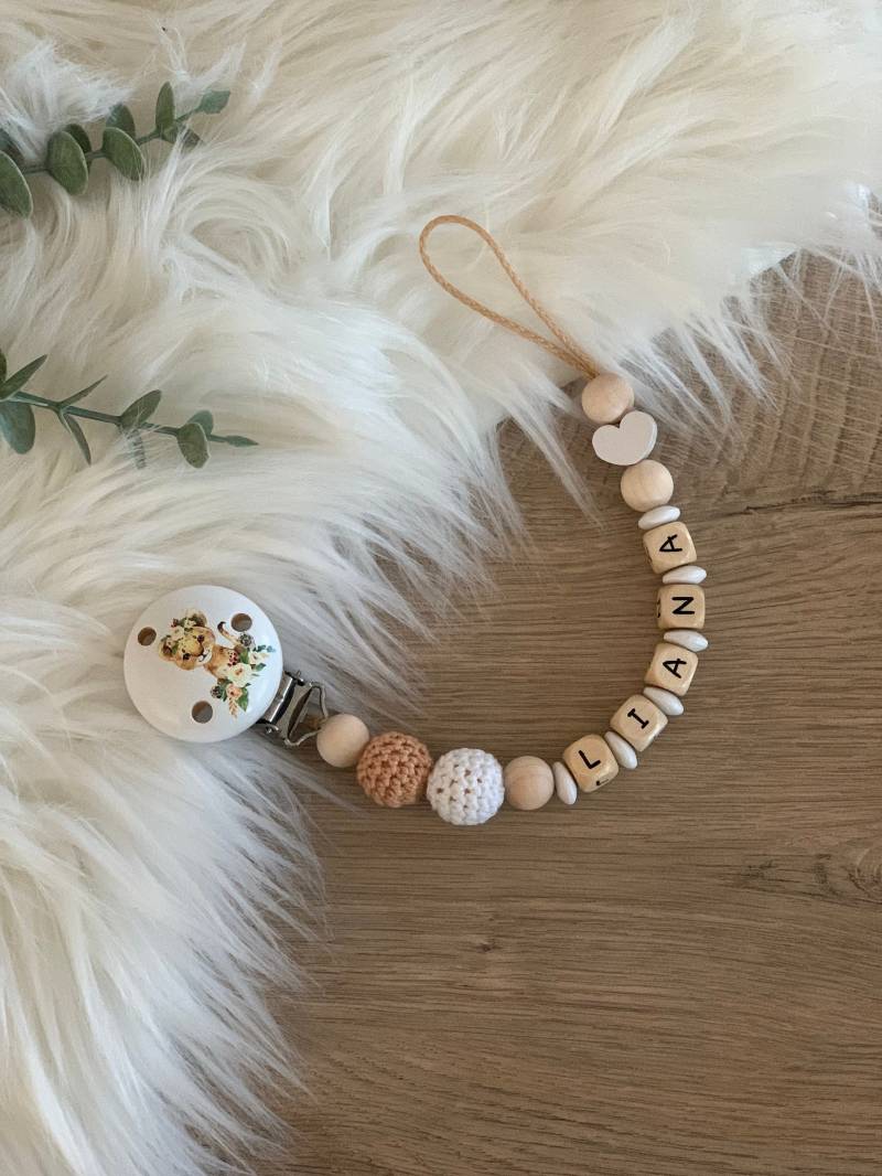 Schnullerkette Mit Namen Für Mädchen, Kleine Löwin von BabylinoShop