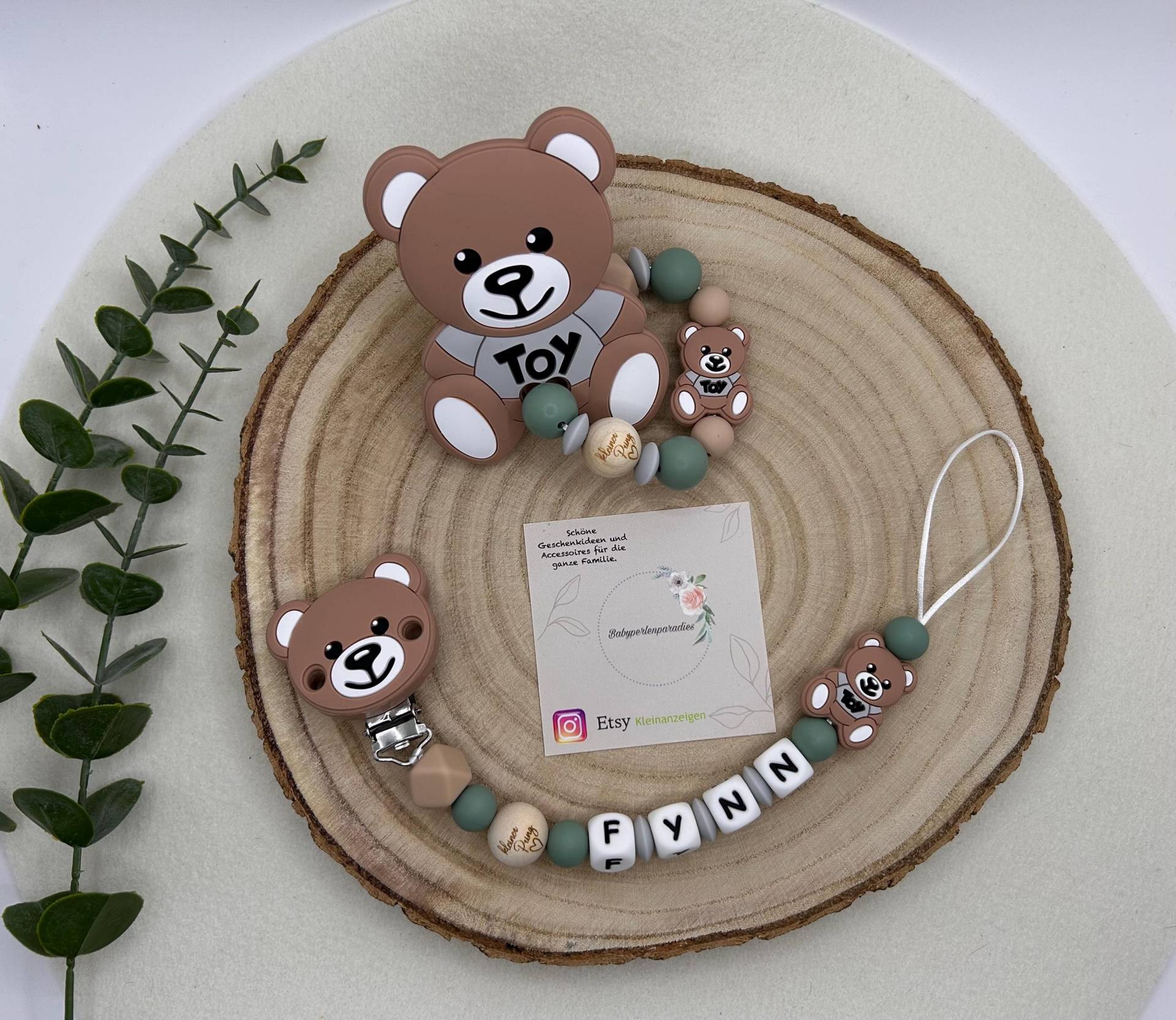 Personalisierte Schnullerkette, Greifring, Set, Teddy, Bär, Braunbär, Moschino Gravur Holzperle Personalisierte Schnullerkette, Greifring, Set, Teddy, Bär, Braunbär, Moschino Gravur Holzperle von Babyperlenparadies