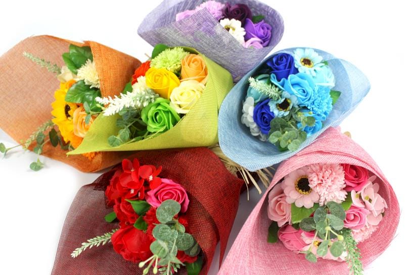 Seifenblumen, Seife, Bouquet, Blumenstrauß, Geschenk, Hochzeit, Valentinstag, Muttertag, Weihnachten, Deko, Pflege, Luxus, Entspannung, Spa Seifenblumen, Seife, Bouquet, Blumenstrauß, Geschenk, Hochzeit, Valentinstag, Muttertag, Weihnachten, Deko, Pflege, Luxus, Entspannung, Spa von BadebombenBoutique