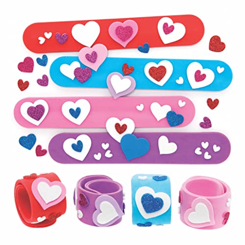 Baker Ross AX716 Herz-Armband-Sets zum Anschlagen – 4 Stück, Kinder-Schmuckbastelset, Slap-Bänder, für Kinder-Partytüten oder als Kindertaschengeldspielzeug von Baker Ross