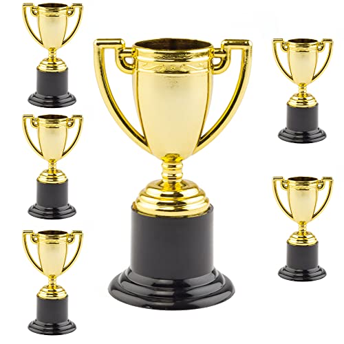 Baker Ross, goldfarbene Trophäen, P670, 6 Stück, für Kinder / Weihnachtsstrumpffüller / Preise / Spiele von Baker Ross