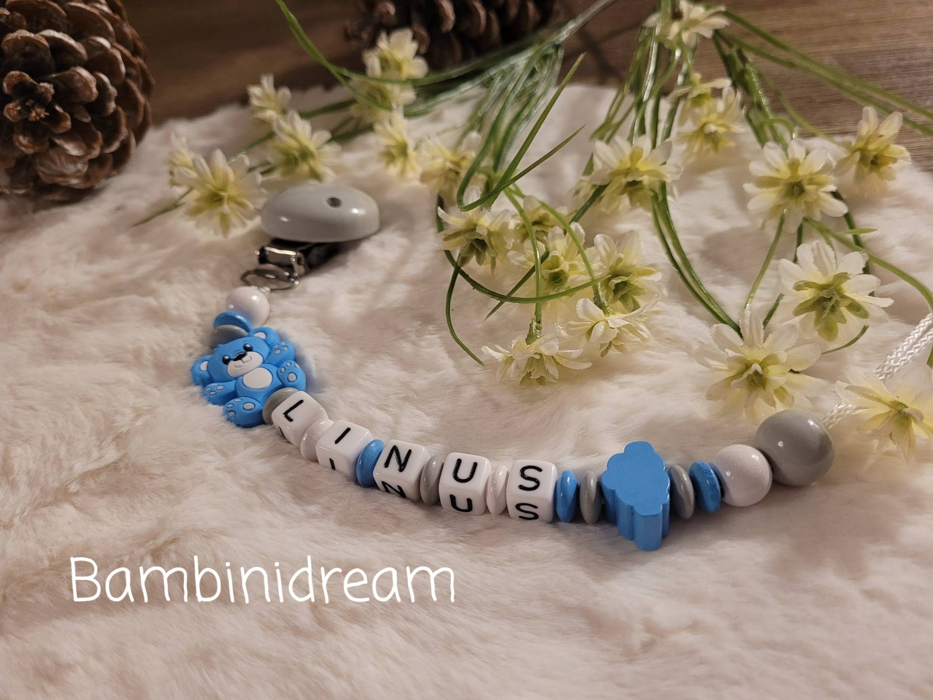Schnullerkette Personalisiert Bärchen Mit Silikon Motivperle /Geburt Baby/Personalisiertegeschenke/Baby Schnullerkette Personalisiert Bärchen Mit Silikon Motivperle /Geburt Baby/Personalisiertegeschenke/Baby von Bambinidream