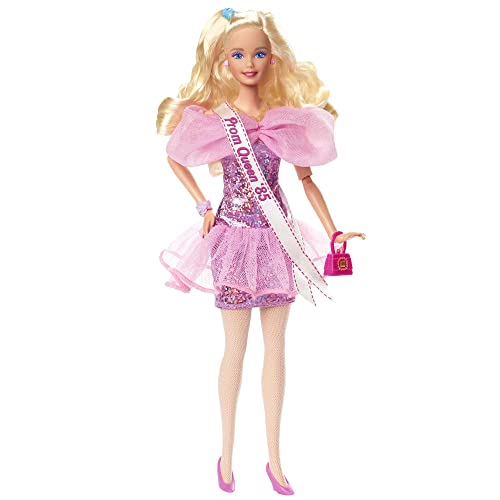 Barbie Rewind Abschlussball-Puppe - 1980er-Jahre Liebeserklärung mit umwerfendem Outfit, Kassettenspieler-Puppenständer und VHS-Verpackung, HJX20 Barbie Rewind Abschlussball-Puppe - 1980er-Jahre Liebeserklärung mit umwerfendem Outfit, Kassettenspieler-Puppenständer und VHS-Verpackung, HJX20 von Barbie