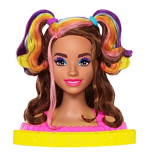 Barbie HMD80 Puppe Deluxe Styling-Kopf, Totally Hair, wellige braune Neon-Regenbogen-Haare, Puppenkopf für Haar-Styling, Color Reveal-Zubehörteile, ab 3 Jahren von Barbie