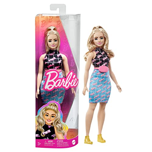 Barbie HPF78 Puppe, Kinderspielzeug, Blond mit weiblichen Rundungen, Fashionistas, Outfit mit Girl-Power-Muster, Kleidung und Zubehör, ab 3 Jahren von Barbie