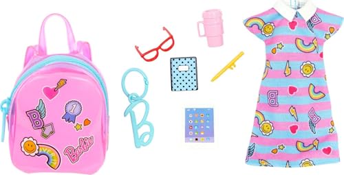 Barbie Kleidung Deluxe Clip-On Tasche mit Schuloutfit und fünf thematischen Accessoires Puppen, Mehrfarbig, Modern Barbie Kleidung Deluxe Clip-On Tasche mit Schuloutfit und fünf thematischen Accessoires Puppen, Mehrfarbig, Modern von Barbie
