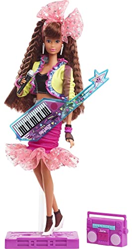 Barbie Rewind 80er Jahre Edition Puppe Night Out (29,2 cm Brünette) im Party-Look mit Neonjacke, Rock & Zubehör, mit Kassettenband Puppenständer, Geschenk für Sammler von Barbie
