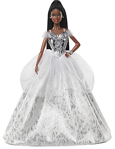 Barbie GXL22 - Barbie Signature 2021 Holiday Barbie Puppe (30 cm, brünettes, geflochtenes Haar) im silbernen Kleid mit Puppenständer und Echtheitszertifikat, Geschenk für Kinder ab 6 Jahren von Barbie