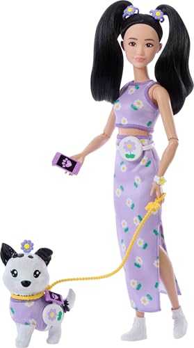 Barbie Twinning Looks Puppe mit Haustier Hund in passender lila Gänseblümchen Kleidung und Zubehör für Blumen und Gürteltaschen, schwarzes Haar Barbie Twinning Looks Puppe mit Haustier Hund in passender lila Gänseblümchen Kleidung und Zubehör für Blumen und Gürteltaschen, schwarzes Haar von Barbie