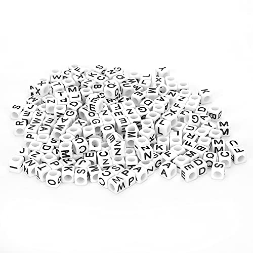 Baxnore 500pcs quadratische Acrylalphabet -Buchstabenperlen, weiße Bastelperlen mit glattem Loch für Schmuck Herstellung Armband Halskette Schlüsselbund (Weiß) von Baxnore