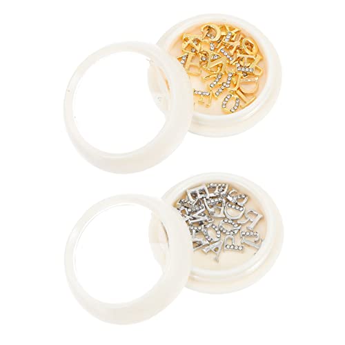 Beaupretty 2 Boxen Teiliges Metall Nagelkunst Buchstaben Charms Boxen mit Goldenen und Silbernen Legierungsbuchstaben Funkelnde Nail Art Schmuck Kreative DIY Dekoration für Fingernägel Beaupretty 2 Boxen Teiliges Metall Nagelkunst Buchstaben Charms Boxen mit Goldenen und Silbernen Legierungsbuchstaben Funkelnde Nail Art Schmuck Kreative DIY Dekoration für Fingernägel von Beaupretty