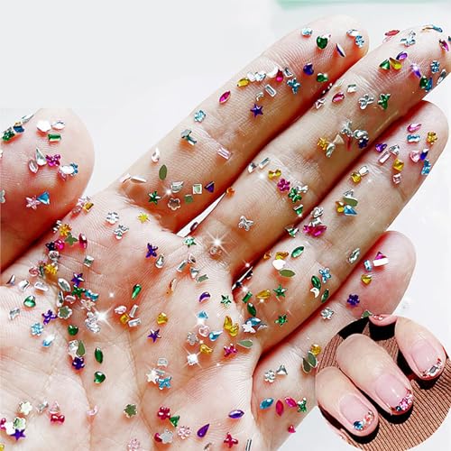 BelleVive 2000 Stück bunte Strass-Anhänger für Nagelkunst, mehrere Formen, Kristalle, flache Rückseite, Nagel-Edelsteine, 3D-Mini-Herz, Stern, Blume, Nagel-Diamanten, Nagel-Bastelarbeiten BelleVive 2000 Stück bunte Strass-Anhänger für Nagelkunst, mehrere Formen, Kristalle, flache Rückseite, Nagel-Edelsteine, 3D-Mini-Herz, Stern, Blume, Nagel-Diamanten, Nagel-Bastelarbeiten von BelleVive