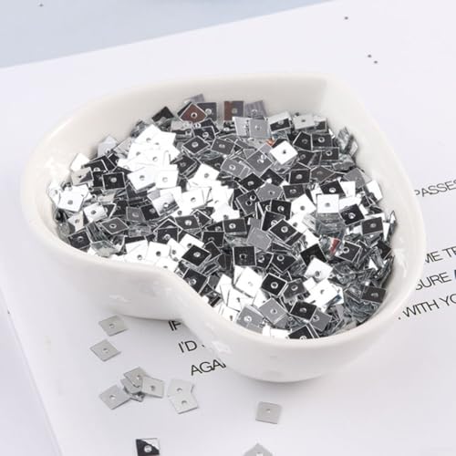 Verwandeln Sie Ihre Bastelarbeiten mit bunten, 5 mm quadratischen PVC-Pailletten, perfekt zum Verzieren jedes Outfits (Silber) von Besshepplo