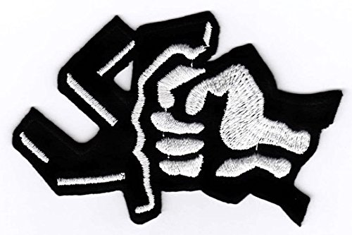 Smash Fascism Aufnäher/Bügelbild/Iron on Patch "Gegen Nazis" von Bienpatch