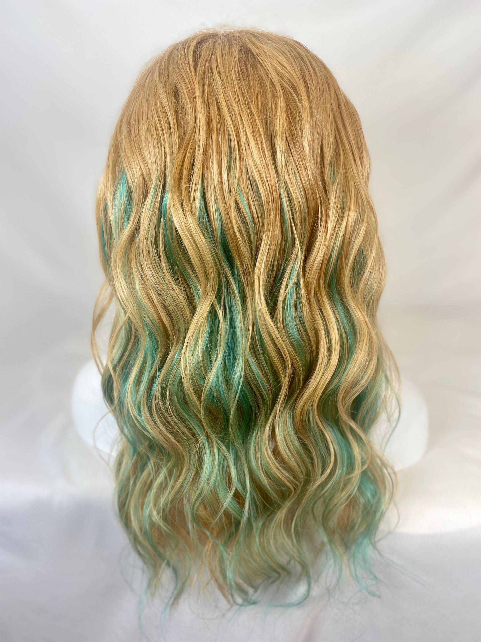 20" Teal Clip in Menschlichen Haarverlängerungen Naia Aqua, Türkis Clipin Extensions, Long Blue Green Peek-A-Boo Mermaid Hair von BigWigBar