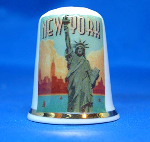 Birchcroft Porzellan-Fingerhut zum Sammeln – Reise-Poster New York Statue – inklusive Box Birchcroft Porzellan-Fingerhut zum Sammeln – Reise-Poster New York Statue – inklusive Box von Birchcroft China
