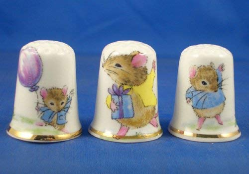 Porzellan China zum Sammeln Fingerhüte Set von drei Party Mäuse Porzellan China zum Sammeln Fingerhüte Set von drei Party Mäuse von Birchcroft China