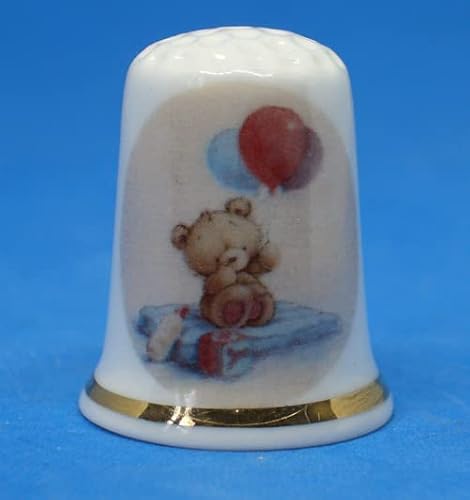 Porzellan-Fingerhut – Teddy-Kinderzimmer und Luftballons Porzellan-Fingerhut – Teddy-Kinderzimmer und Luftballons von Birchcroft China