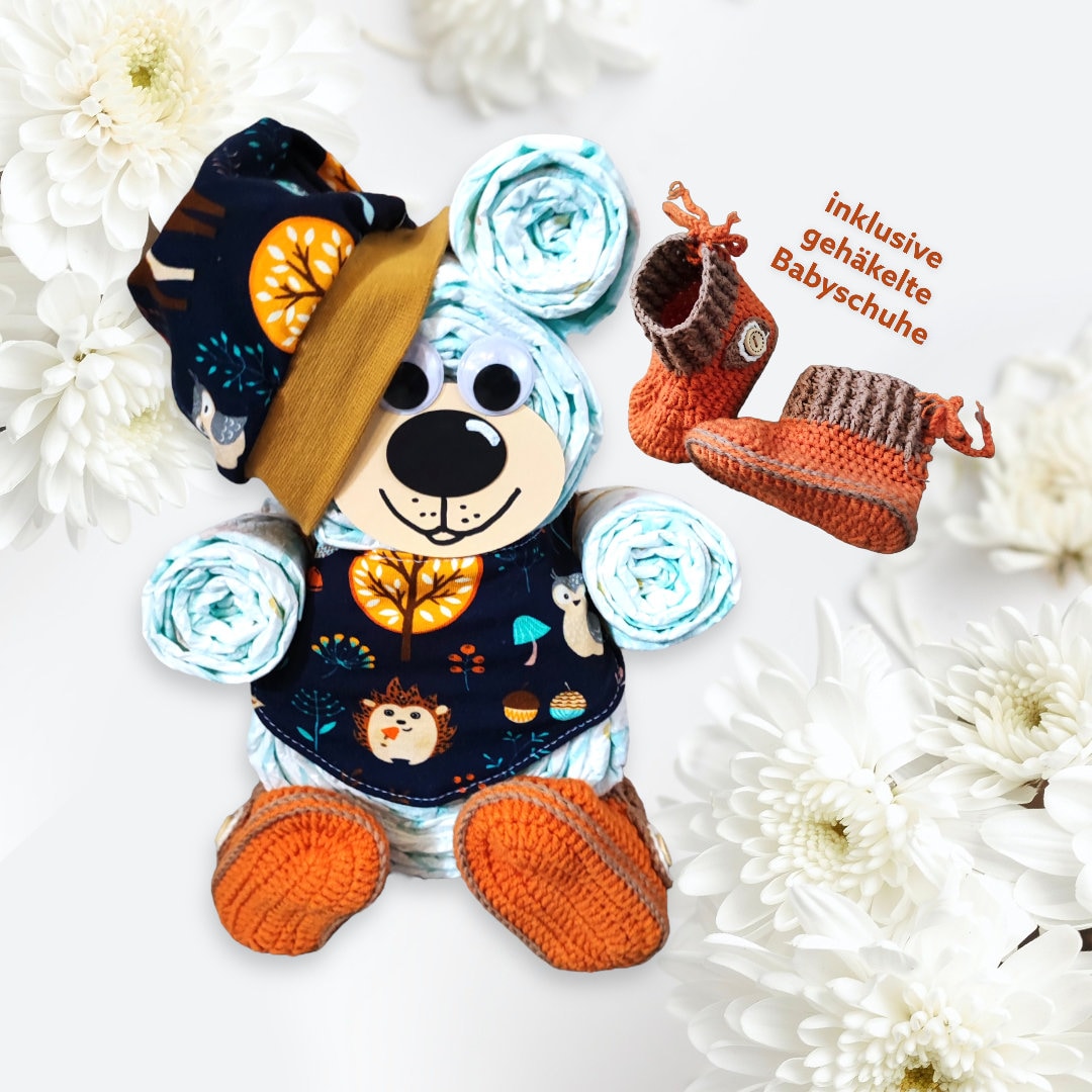 Baby Geschenkset Zur Geburt | Handgemachte Windeltorte Für Junge Und Mädchen Handmade Mütze, Halstuch Ein Paar Gehäkelte Babyschuhe Baby Geschenkset Zur Geburt | Handgemachte Windeltorte Für Junge Und Mädchen Handmade Mütze, Halstuch Ein Paar Gehäkelte Babyschuhe von Blumbi
