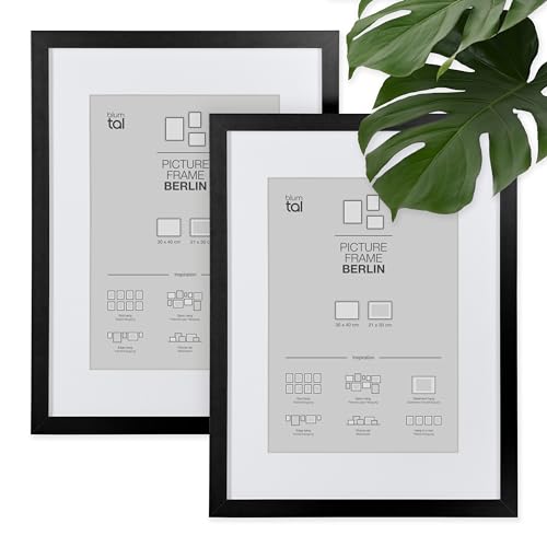 Blumtal – 2er Set Bilderrahmen 30x40 cm, hochwertiger Fotorahmen Berlin aus Holz mit Passepartout, zum Aufhängen, schwarz Blumtal – 2er Set Bilderrahmen 30x40 cm, hochwertiger Fotorahmen Berlin aus Holz mit Passepartout, zum Aufhängen, schwarz von Blumtal