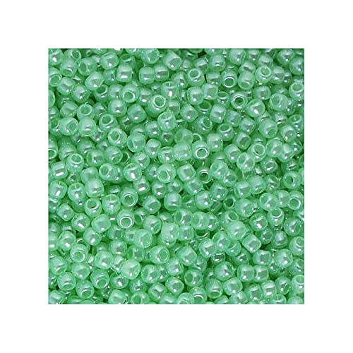 10 g Rocailles TOHO seed beads, 11/0 (2.2 mm) Ceylon Celery (#144) (Rocailles Toho Samenperlen Ceylon Green) von Bohemia Crystal Valley