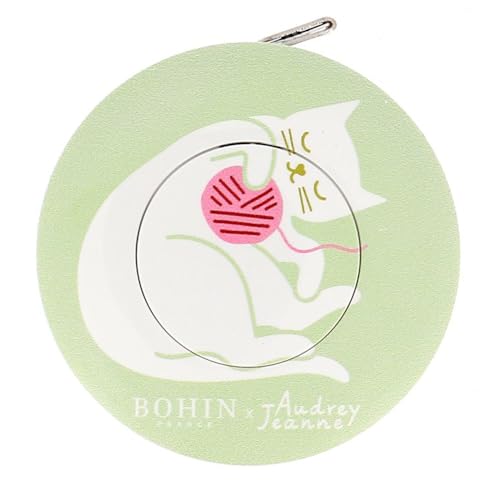 Bohin BO99038 Automatisches Cat Themed-Beidseitiges Maßband mit Zentimeter-und Inch-Anzeige, für Näh-und Messprojekte, Plastic, Grün Bohin BO99038 Automatisches Cat Themed-Beidseitiges Maßband mit Zentimeter-und Inch-Anzeige, für Näh-und Messprojekte, Plastic, Grün von Bohin
