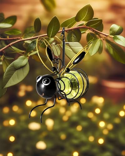 Solar Hängende Biene Deko für Außen, Solar Deko Garten Hängend, LED Metall Bienen mit Frühling & Clip, Solar Lampions Außen Wetterfest, für Garten Terrasse Balkon Bäume (Gold - A) von BomKra