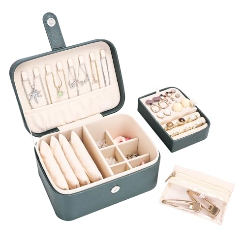 Boxudeli 2 Ebenen Schmuckkästchen mit 4 Schmuckbeuteln aus Samt, großer Reise Schmuckkästchen Klein, mittelgroße Schmuckaufbewahrungsbox, tragbare Schmuckschatulle aus PU-Leder für Damen (Dunkelgrün) Boxudeli 2 Ebenen Schmuckkästchen mit 4 Schmuckbeuteln aus Samt, großer Reise Schmuckkästchen Klein, mittelgroße Schmuckaufbewahrungsbox, tragbare Schmuckschatulle aus PU-Leder für Damen (Dunkelgrün) von Boxudeli