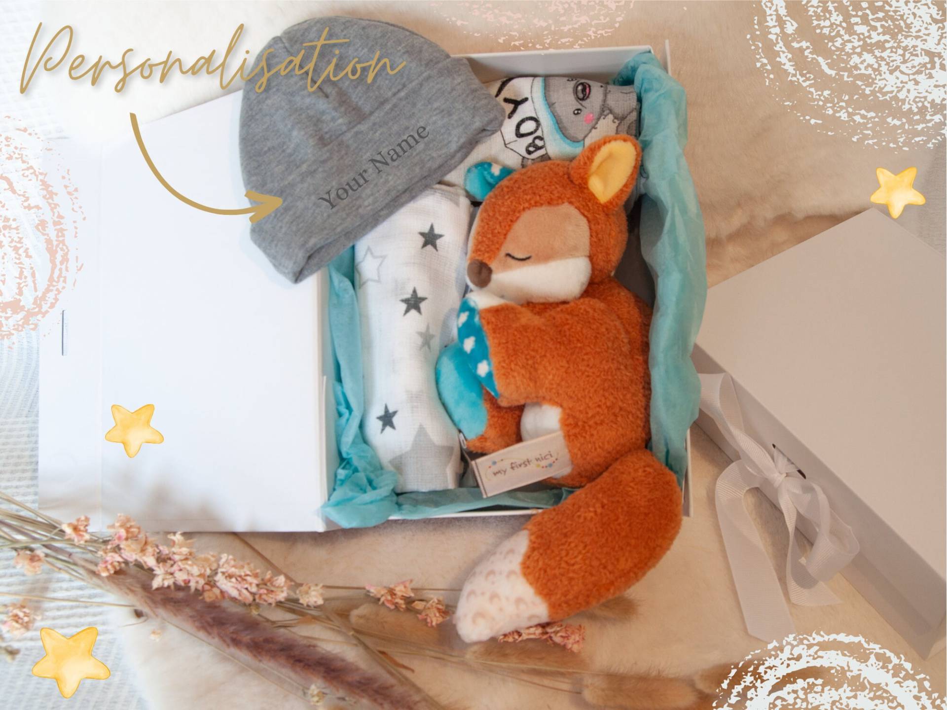 Baby Geschenk Set Personalisiert in Geschenkbox "Grey Star" Mütze Bestickt, 1 Kuscheltier 2 Baumwoll-Musselin Tücher, 4 Verschiedene Sets Baby Geschenk Set Personalisiert in Geschenkbox "Grey Star" Mütze Bestickt, 1 Kuscheltier 2 Baumwoll-Musselin Tücher, 4 Verschiedene Sets von BroideryBox