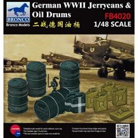 WWII German Jerry Can & Fuel Drum von Bronco Models