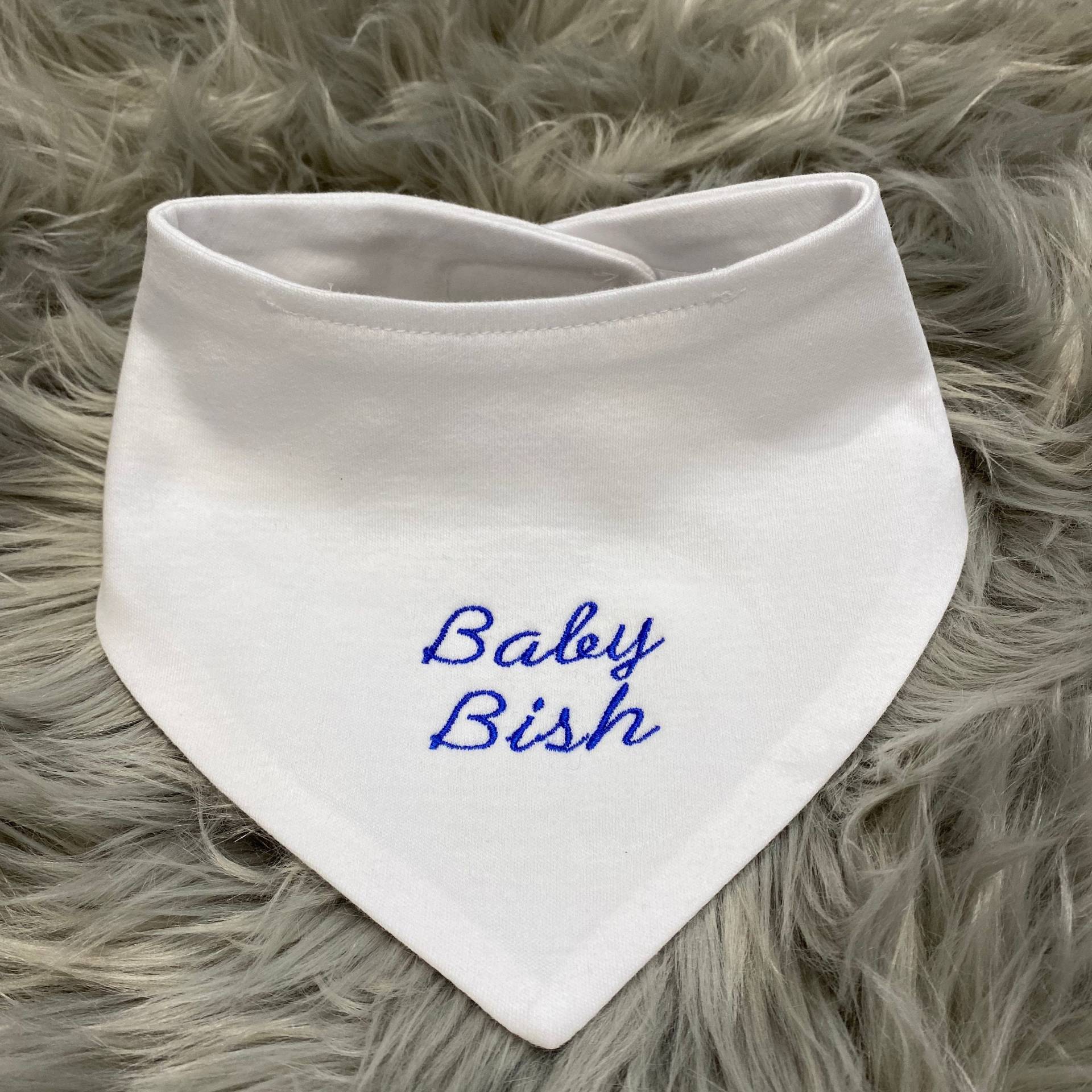 Besticktes Weißes Halstuch Baby Lätzchen Besticktes Weißes Halstuch Baby Lätzchen von Broughtonandco