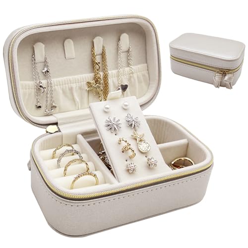 SchmuckkäStchen MäDchen, Schmuckaufbewahrung Reise Leder, Schmuck Organizer Mit ReißVerschluss, Schmuckbox, Schmuckschatulle, Geschenkidee, Schmuckkasten FüR Uhren, Ringe Ohrringe Halsketten (Silber) SchmuckkäStchen MäDchen, Schmuckaufbewahrung Reise Leder, Schmuck Organizer Mit ReißVerschluss, Schmuckbox, Schmuckschatulle, Geschenkidee, Schmuckkasten FüR Uhren, Ringe Ohrringe Halsketten (Silber) von Bseical