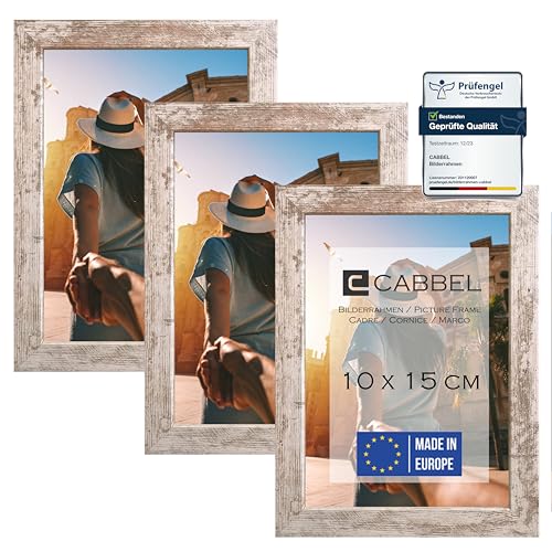 CABBEL (3er Set Bilderrahmen 10x15 cm, Birke, stabiles MDF-Holz Rahmen, bruchsicherem Plexi-Glas, zum Aufhängen & Aufstellen, ideal für Fotos/Bilder/Collage CABBEL (3er Set Bilderrahmen 10x15 cm, Birke, stabiles MDF-Holz Rahmen, bruchsicherem Plexi-Glas, zum Aufhängen & Aufstellen, ideal für Fotos/Bilder/Collage von CABBEL